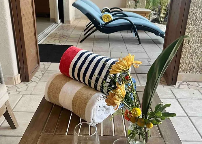 Apartment Beachfront Luxury W Pool